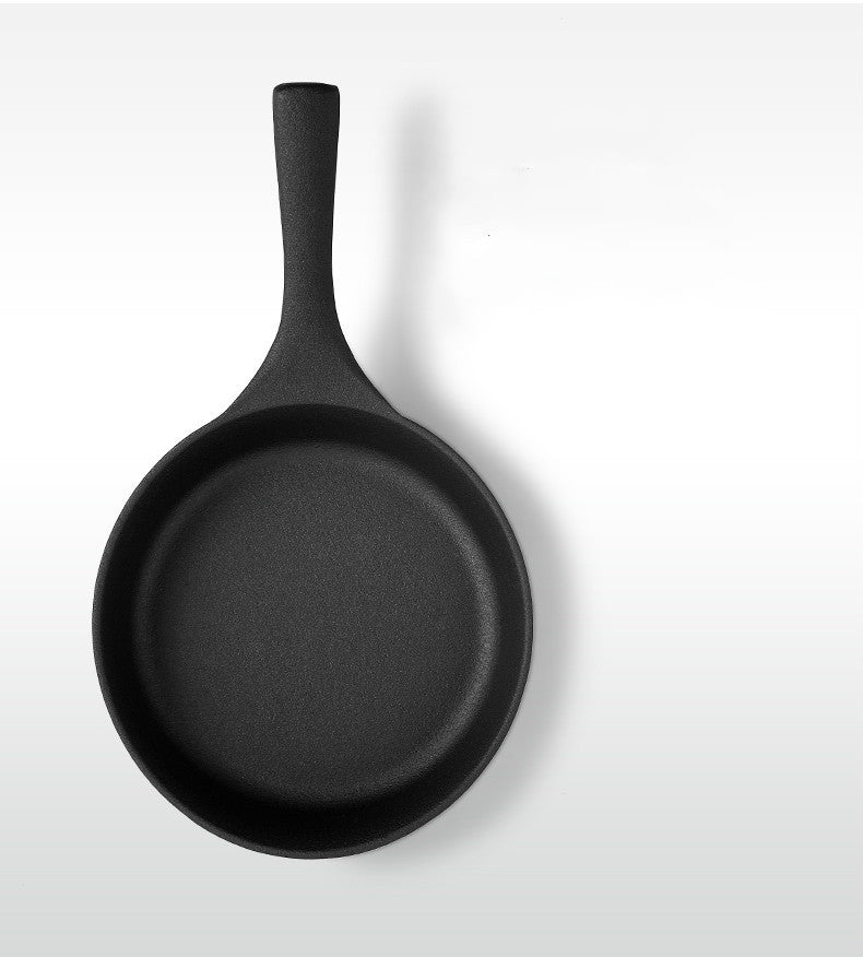 Cast Iron Stekpanna Ø19 cm in Black with Handle, excellent heat distribution
