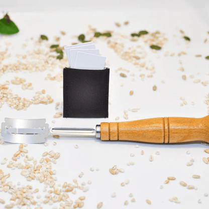 Brödkniv i rostfritt stål – tandad brödkniv med trähandtag och utbytbara blad