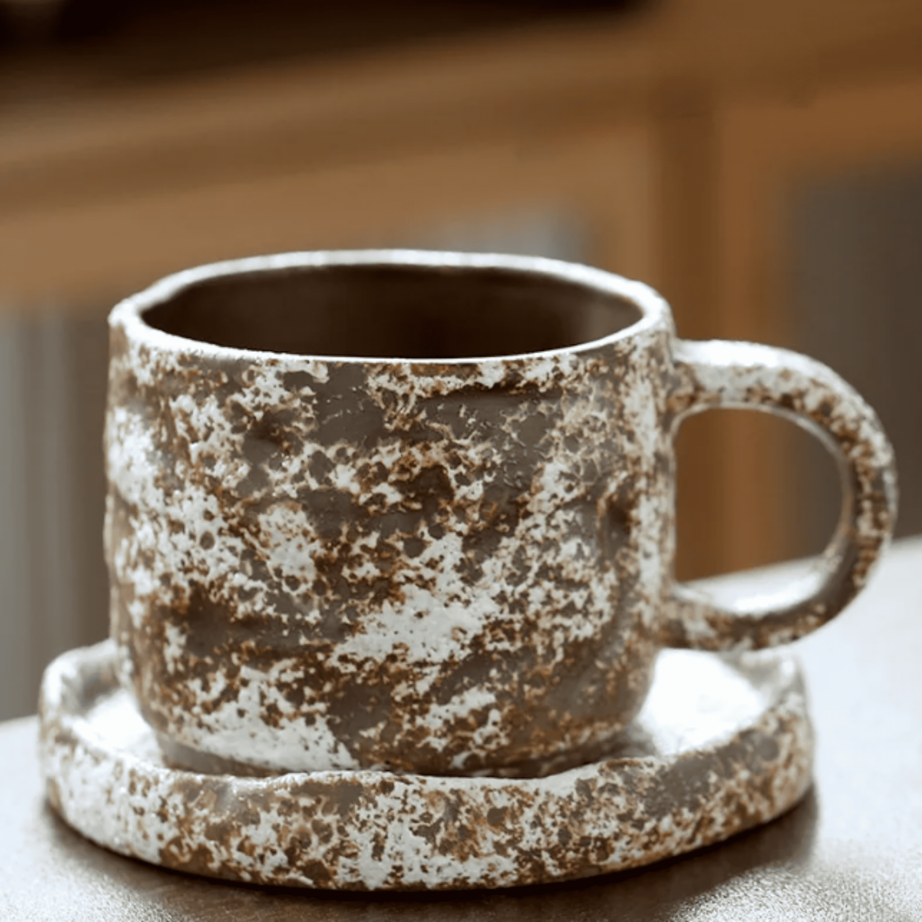 Kaffekopp med fat i keramik – Handgjord retro stengodskopp 270 ml