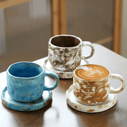 Retro-styled ceramic coffee cup with wooden lid - 270 ml