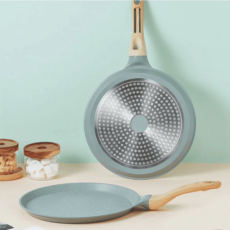 Non-stick Crêpe Pan, 26cm Diameter, Wooden Handle for Easy Pancake Cooking