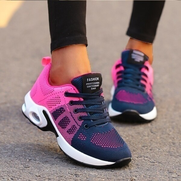 Lätta herrskor, ergonomisk design, perfekta för sport och vardag. Grå sneakers med andningsfunktion.