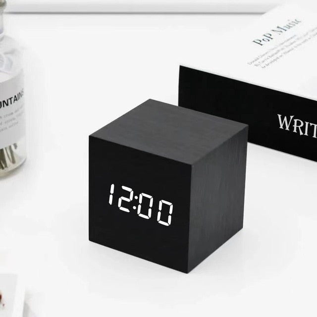 Carvallo – Stilig LED-väckarklocka med minimalistisk design och smarta funktioner Carvallo